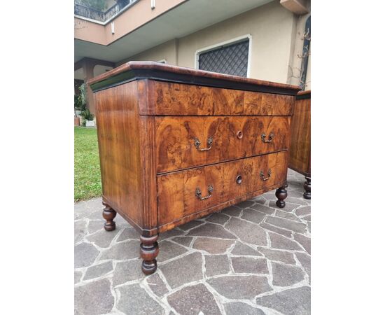 Pair of inlaid walnut chests of drawers, 1850