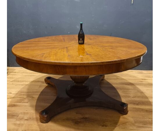 Tavolo tondo in noce Impero 1840 alta qualità