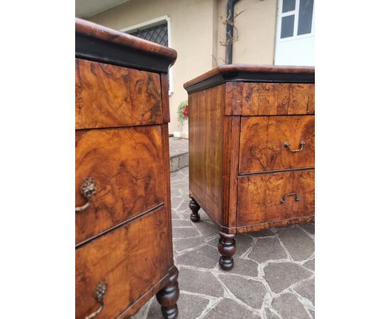 Pair of inlaid walnut chests of drawers, 1850