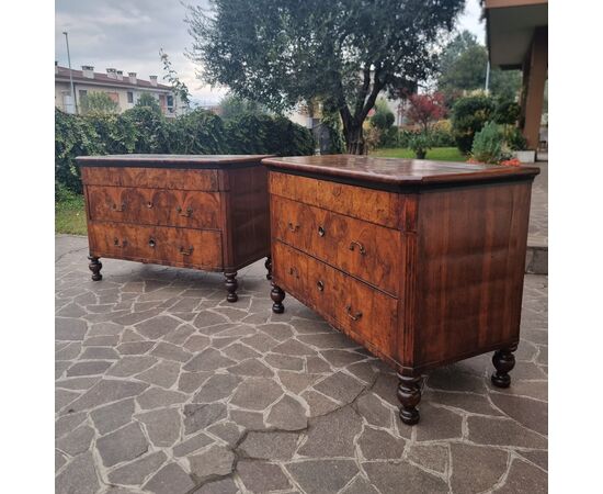 Pair of inlaid walnut chests of drawers, 1850