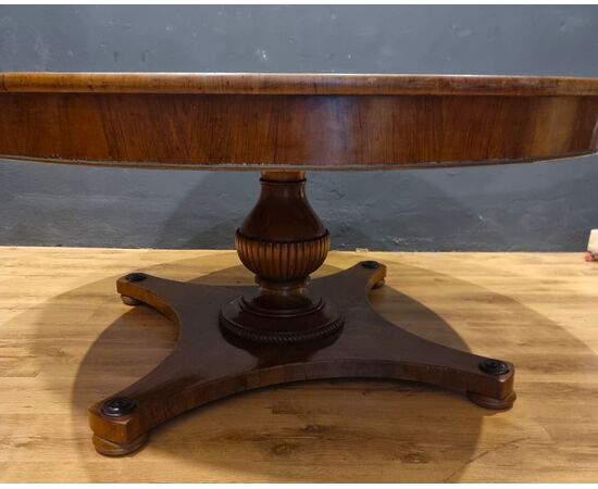 Tavolo tondo in noce Impero 1840 alta qualità