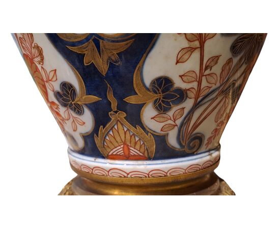 COPPIA DI LAMPADE IN PORCELLANA - IMARI - PERIODO EDO (1603 - 1868)