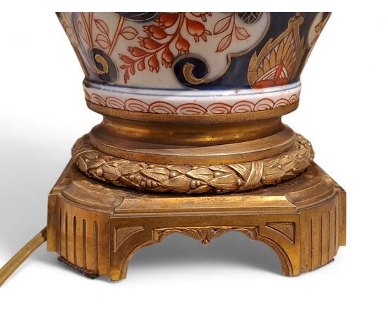 COPPIA DI LAMPADE IN PORCELLANA - IMARI - PERIODO EDO (1603 - 1868)