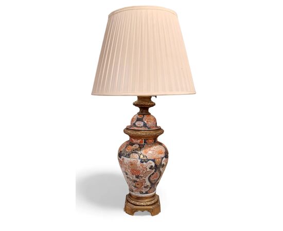 COPPIA DI LAMPADE IN PORCELLANA - IMARI - PERIODO EDO (1603 - 1868)