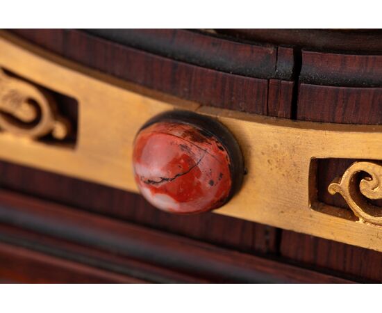 Émile Guillemin (1841-1907), “Profilo di donna orientale in bronzo con patina e smalti”