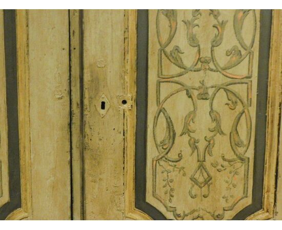 ptl434 n.2 lacquered doors, L 118 x H 224 cm     