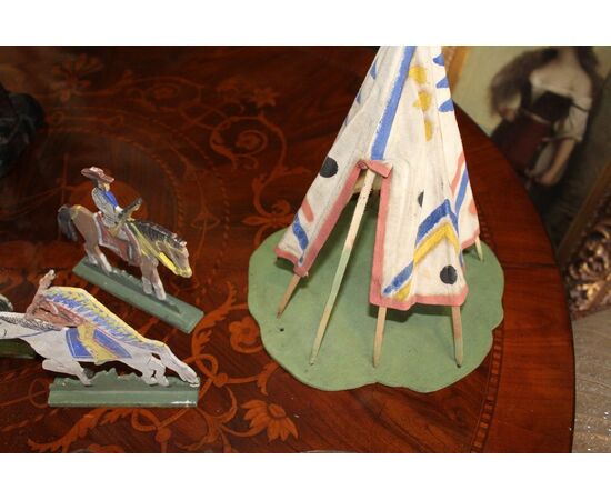 Indian camp set and cowboy wood statue - early 1900s     