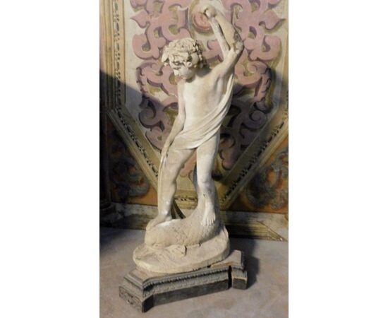 dars241 statue with child, early 900 in concrete, h cm 135 x 45 x 50 cm     