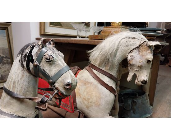 Scuderia di cavalli in legno