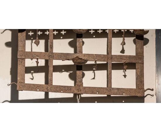 Griglia portalumi in ferro - XVII secolo