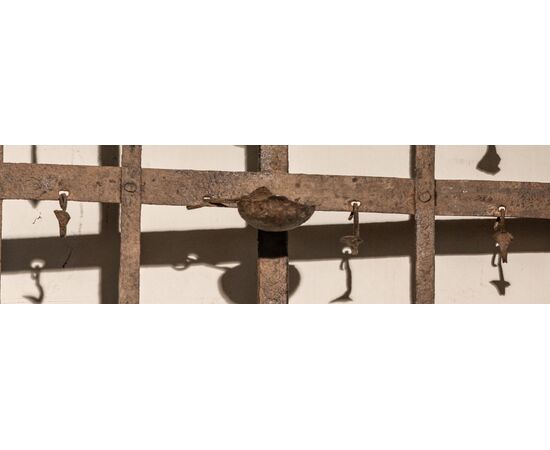 Griglia portalumi in ferro - XVII secolo