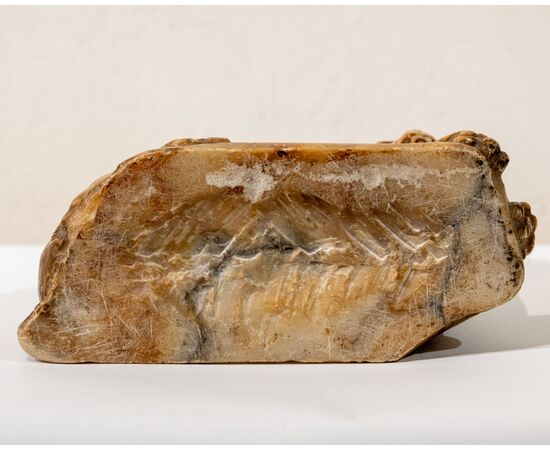 Toro e leone in alabastro bellissima patina - fine XVI secolo