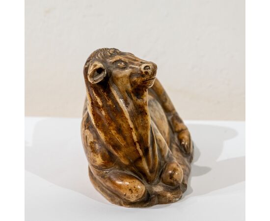 Toro e leone in alabastro bellissima patina - fine XVI secolo