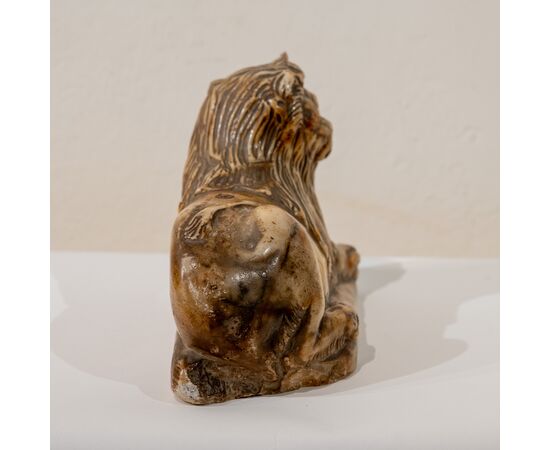 Toro e leone in alabastro bellissima patina - fine XVI secolo