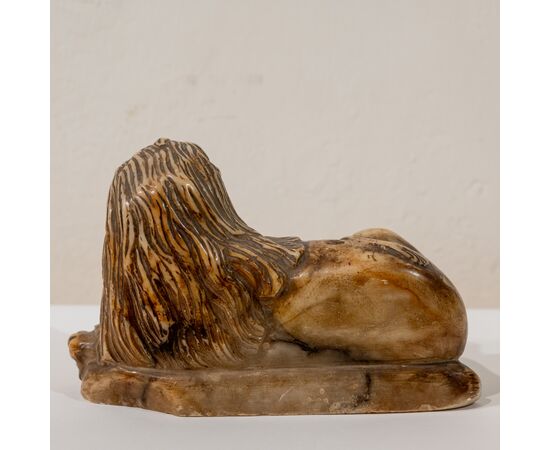 Toro e leone in alabastro bellissima patina - fine XVI secolo