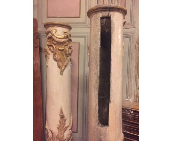 dars242 pair of wooden columns lacquered with gilded sculptures     