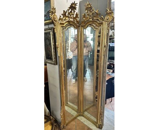 
Specchiera Angolare Luigi XV in Legno Dorato, XVIII secolo