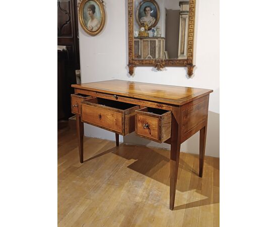 PICCOLO SCRITTOIO LASTRONATO NEOCLASSICO SECONDA META’ DEL XVIII SECOLO