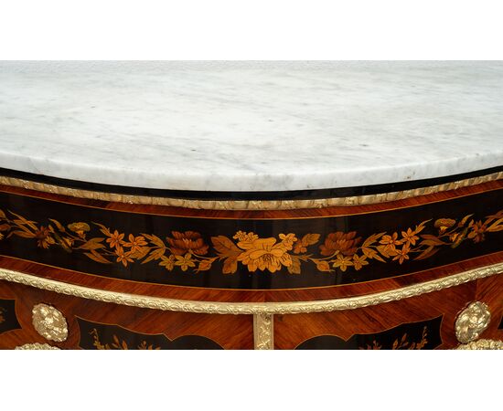 Credenza antica Napoleone III Francese in legni esotici pregiati con innesti di elementi in bronzo dorato. Periodo XIX secolo.