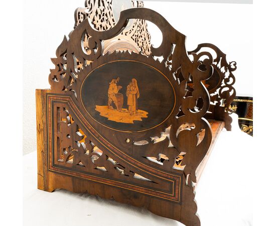 Portalettere antico Sorrentino in legno di ulivo. Periodo XIX secolo.