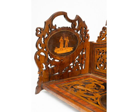 Portalettere antico Sorrentino in legno di ulivo. Periodo XIX secolo.