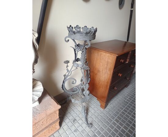 Fioriera in ferro battuto