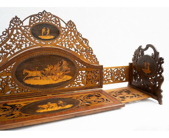 Portalettere antico Sorrentino in legno di ulivo. Periodo XIX secolo.