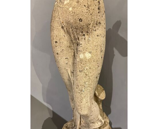 Scultura raffigurante figura femminile