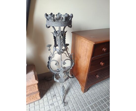 Fioriera in ferro battuto