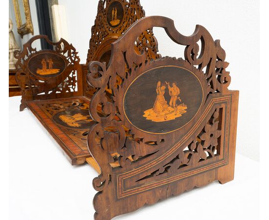 Portalettere antico Sorrentino in legno di ulivo. Periodo XIX secolo.