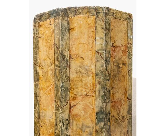 Colonna ottagonale in legno dipinto a finto marmo - Primo novecento