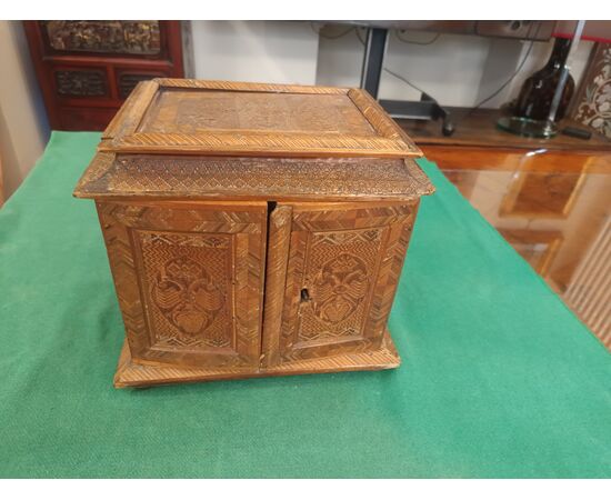 Antico monetiere asiatico