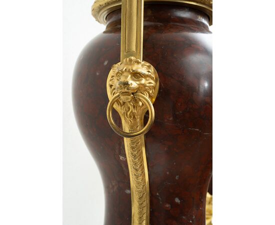 Pair of antique Napoleon III vases in gilded bronze and Griotte red marble. France, 19th century.