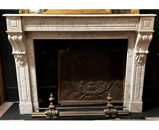 CHM602 - Antique Carrara white marble fireplace, 19th century, measures cm L 133 x D 35 x H 100