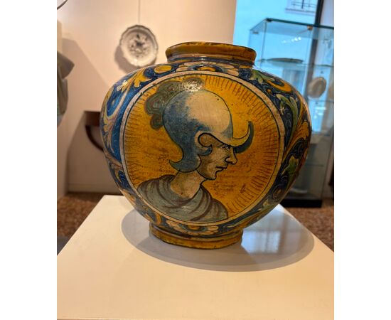 Grande boccia in maiolica , manifattura Di Bartolo , Caltagirone XIX secolo