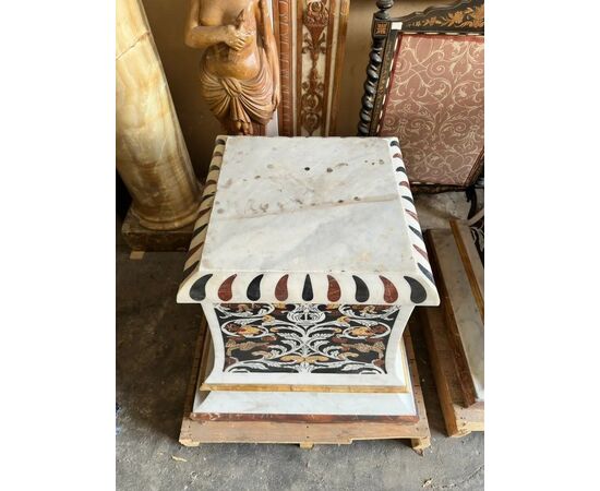 
Coppia di Basamenti in Marmo Intarsiato, Italia XIX Secolo