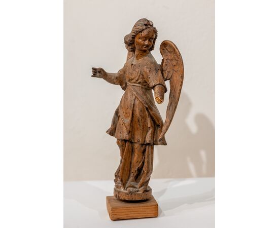 Angelo in legno - piccole mancanze - XVI secolo