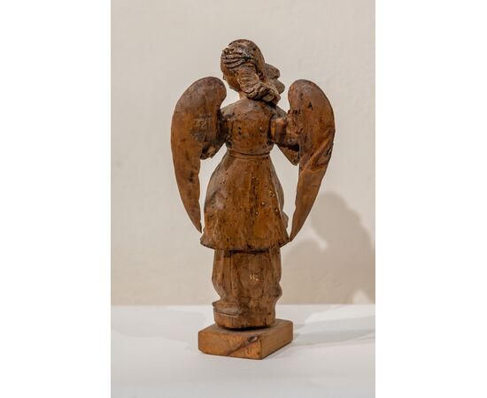 Angelo in legno - piccole mancanze - XVI secolo