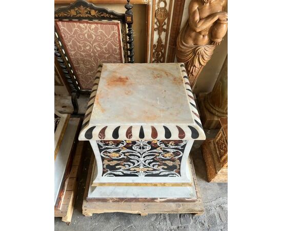 
Coppia di Basamenti in Marmo Intarsiato, Italia XIX Secolo