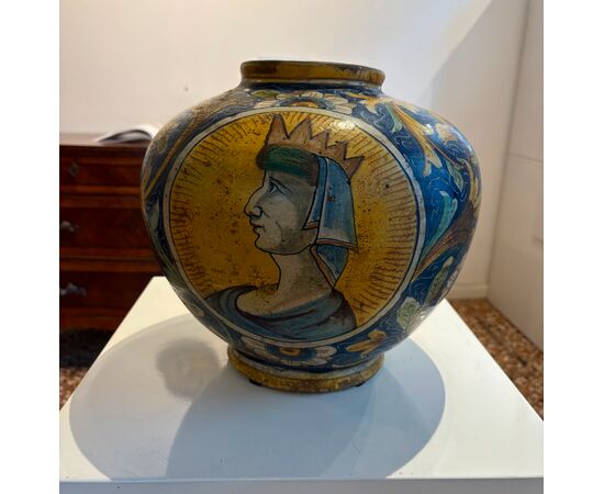 Grande boccia in maiolica , manifattura Di Bartolo , Caltagirone XIX secolo