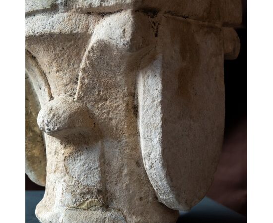 Capitello in pietra scolpito - XVI secolo