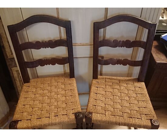 Beautiful pair of spool-chairs in Piedmont walnut     