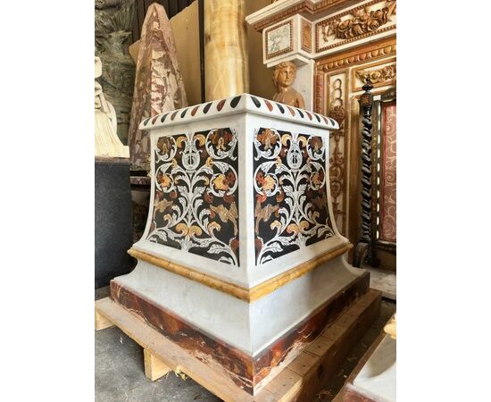 
Coppia di Basamenti in Marmo Intarsiato, Italia XIX Secolo