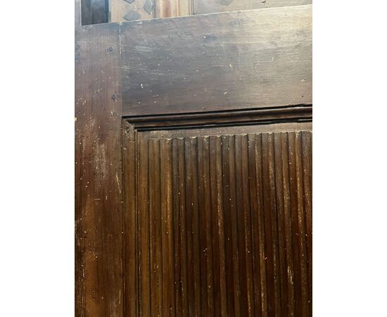 PTCI550 - Walnut door, 19th century, dimensions cm W 81 x H 195