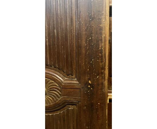 PTCI550 - Walnut door, 19th century, dimensions cm W 81 x H 195