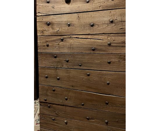 PTCR519 - Oak studded front door, 19th century, dimensions cm W 81 x H 195