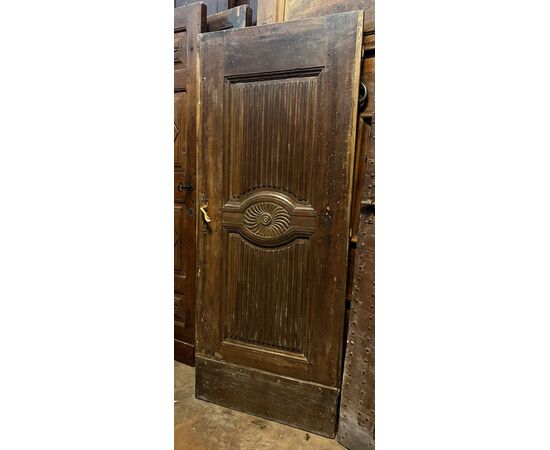 PTCI550 - Walnut door, 19th century, dimensions cm W 81 x H 195