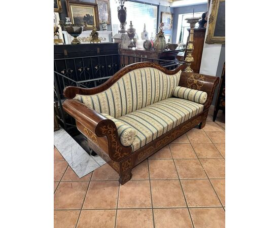 
Divano a Barca Carlo X in Legno Intarsiato – XIX Sec.