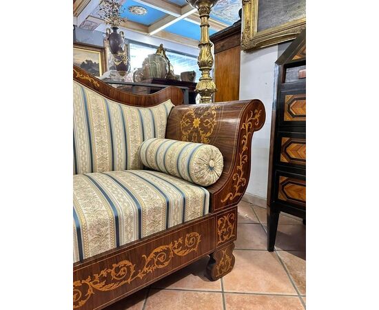 
Divano a Barca Carlo X in Legno Intarsiato – XIX Sec.