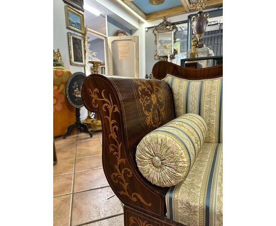 
Divano a Barca Carlo X in Legno Intarsiato – XIX Sec.